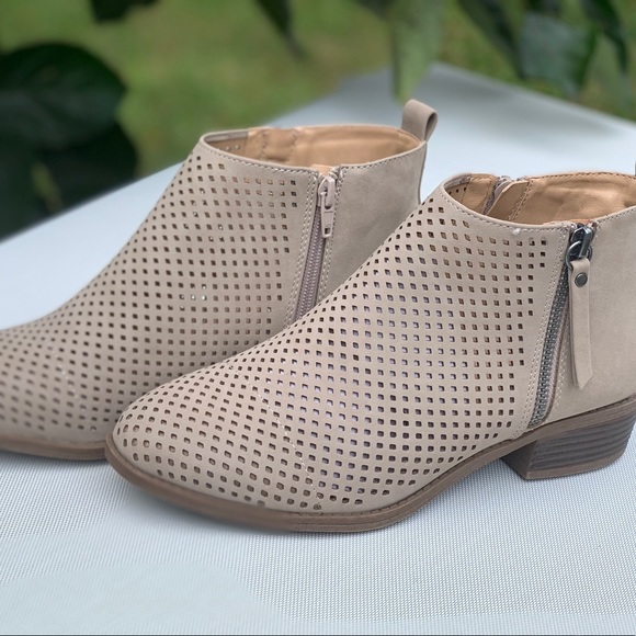 Memory Foam Perforated Shoe Women’s Boots Booties - Picture 5 of 12